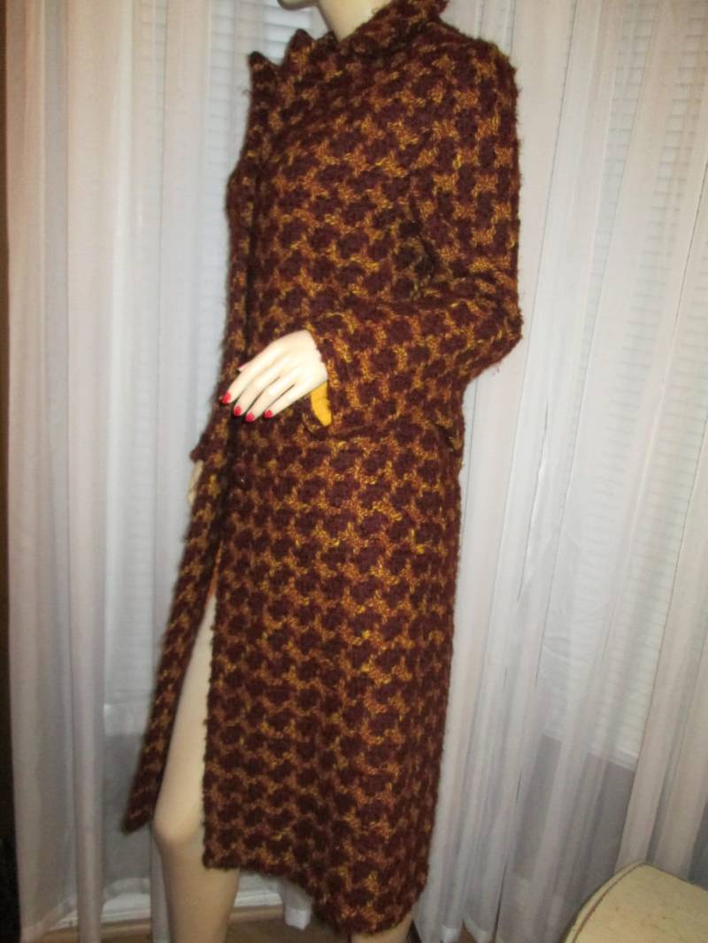 1960Er Jahre "Ladies Wool Brown Und Gold Print Mantel Von Fred Rothchild Of California - Kein Größenschild von Jellajeans