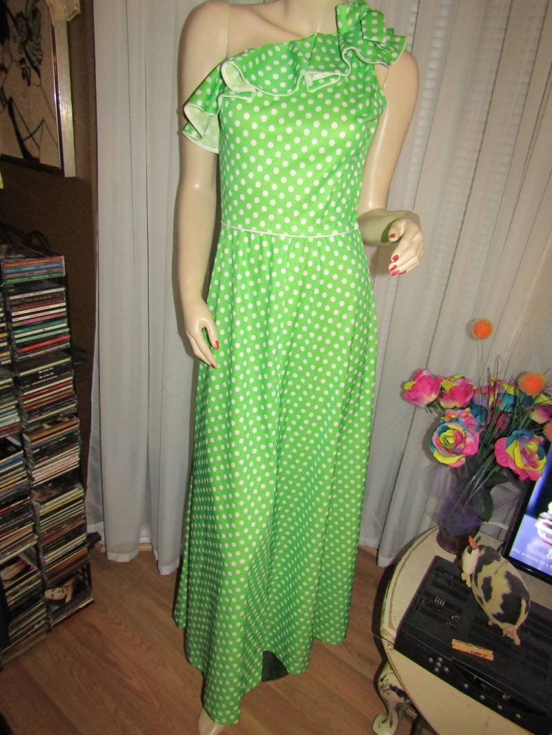 1960Er Jahre Mintgrün/Weiß Polka Dot Rüschen One-Shoulder-Kleid Von Ruth Norman Gay Gibson - Kein Größen-Tag von Jellajeans