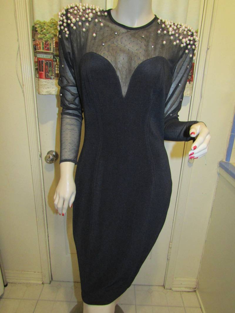 Vintage Black Hour Glass Kleid Mit Perlenschultern Von Tadashi - Größe L von Jellajeans