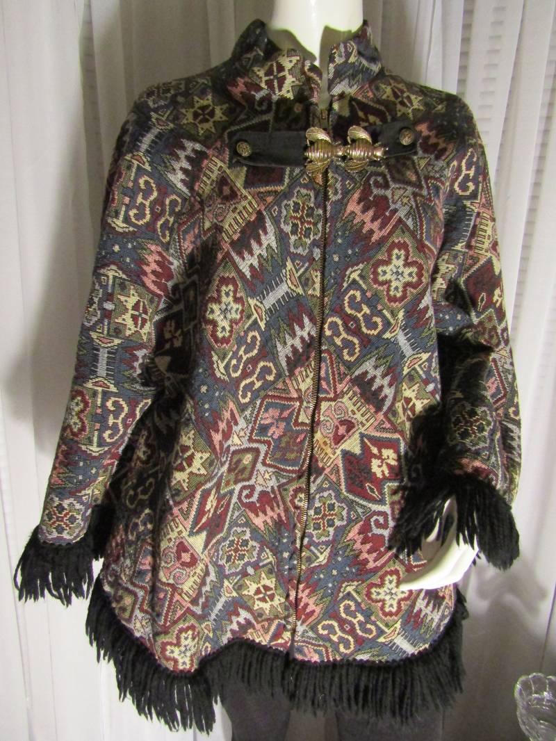 Vintage Damen Bräunlich/Schwarz Grün Beige Tapestry Fransen Unten Jacke Poncho - No Label von Jellajeans