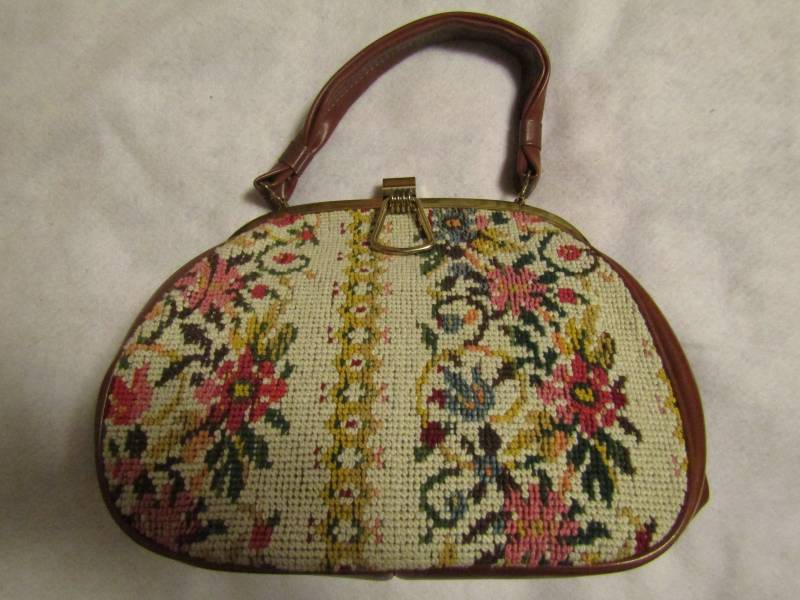 Vintage Damen Brown Vinyl Floral Tapestry Handtasche No Label Maker von Jellajeans
