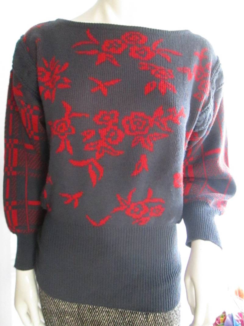 Vintage Damen Sweatshirt Aus Wolle/Acryl Grau Mit Rötlichem Blumen-Print Von Mondi-Größe 34 von Jellajeans