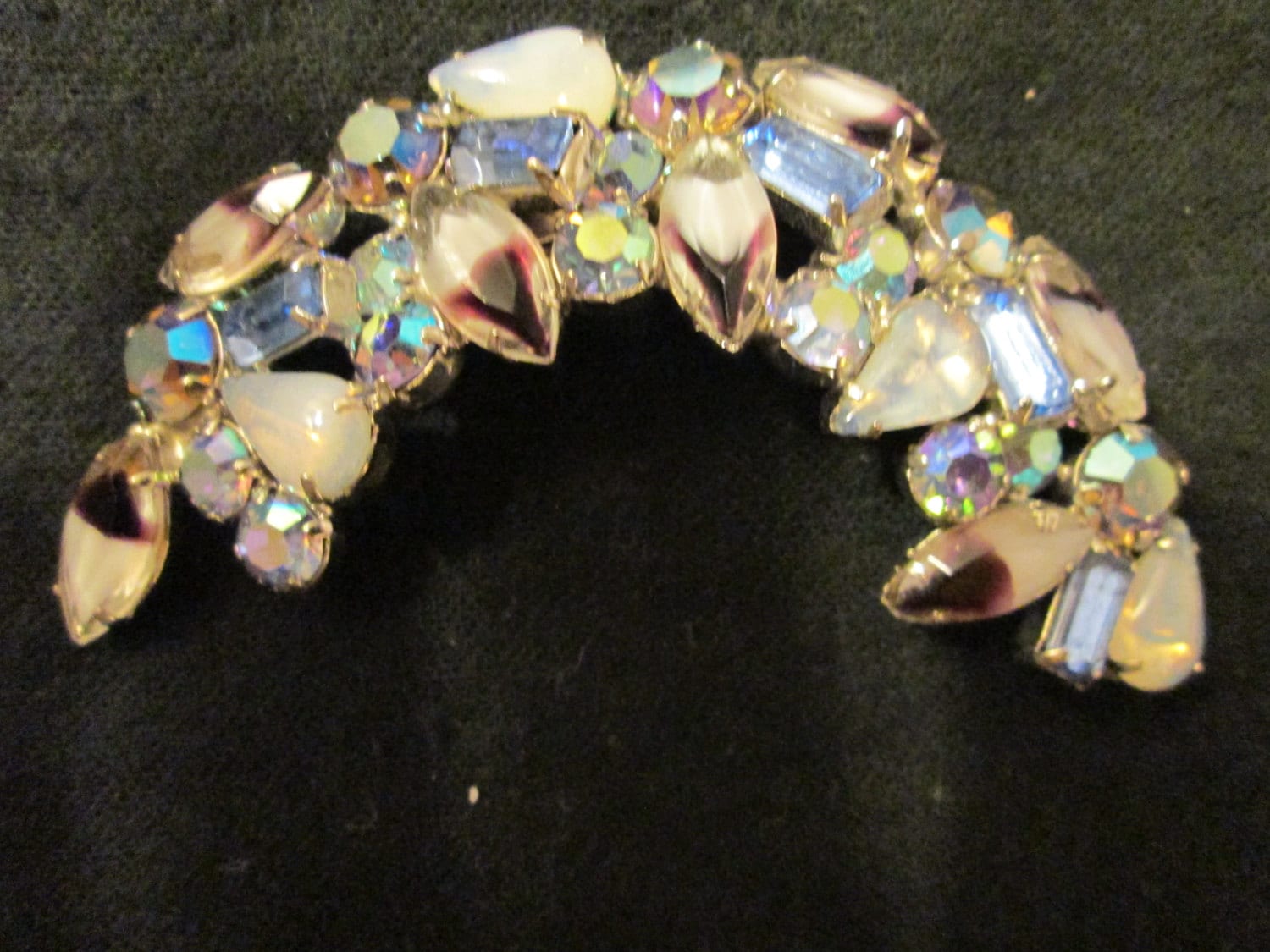 Vintage Mehrere Steine Irisierende Brosche - Ohne Label von Jellajeans