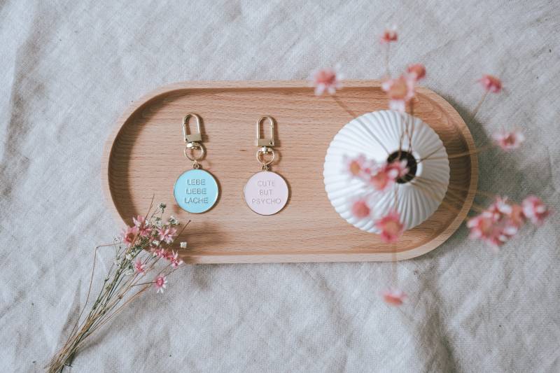 Schlüsselanhänger "Lebe Liebe Lache" Und "Cute But Psycho" | Metallanhänger Accessoires Für Den Muttertag Oder Die Beste Freundin von JelliesDesign