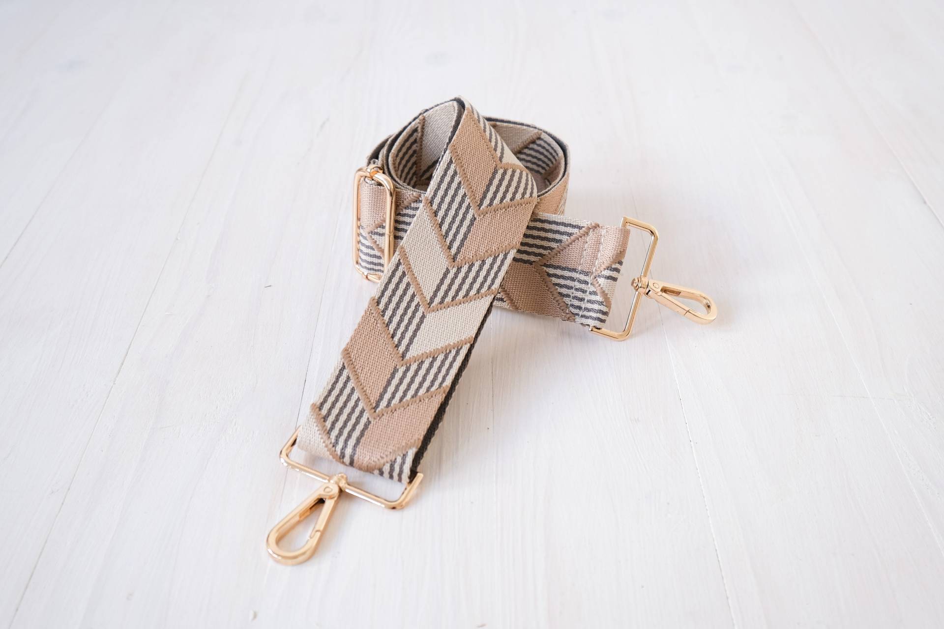 Wechselgurt Bestickt | Tragegurt Für Handtaschen Mit Ethnomotiven Wechselgurt Bestickt | Tragegurt Für Handtaschen Mit Ethnomotiven von JelliesDesign