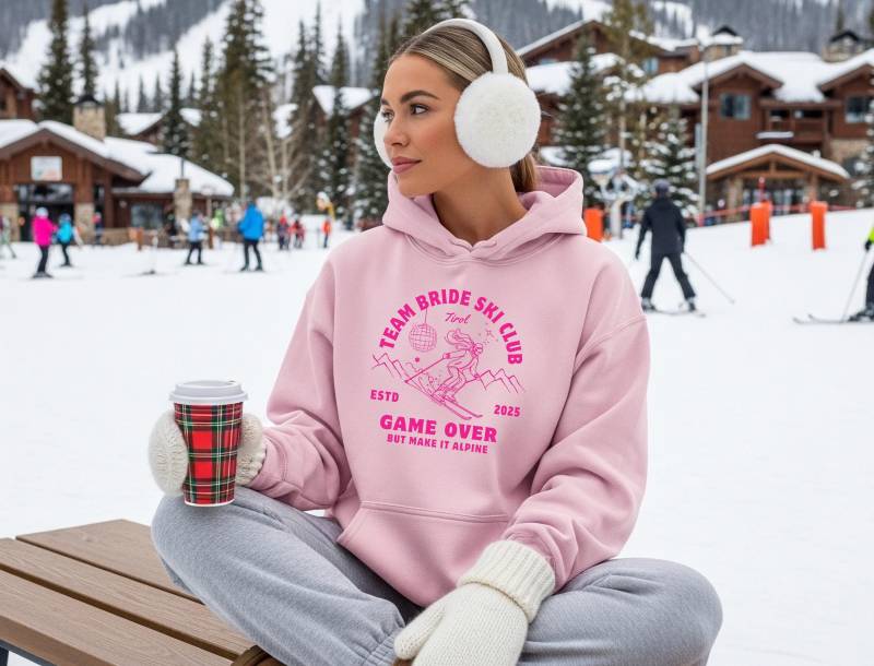 Jga Hoodie Winter Damen - Team Bride Ski Club Pullover | Lustiges Après Outfit Bridesquad Geschenk Für Braut & Freundinnen von JellyFishShopDesigns