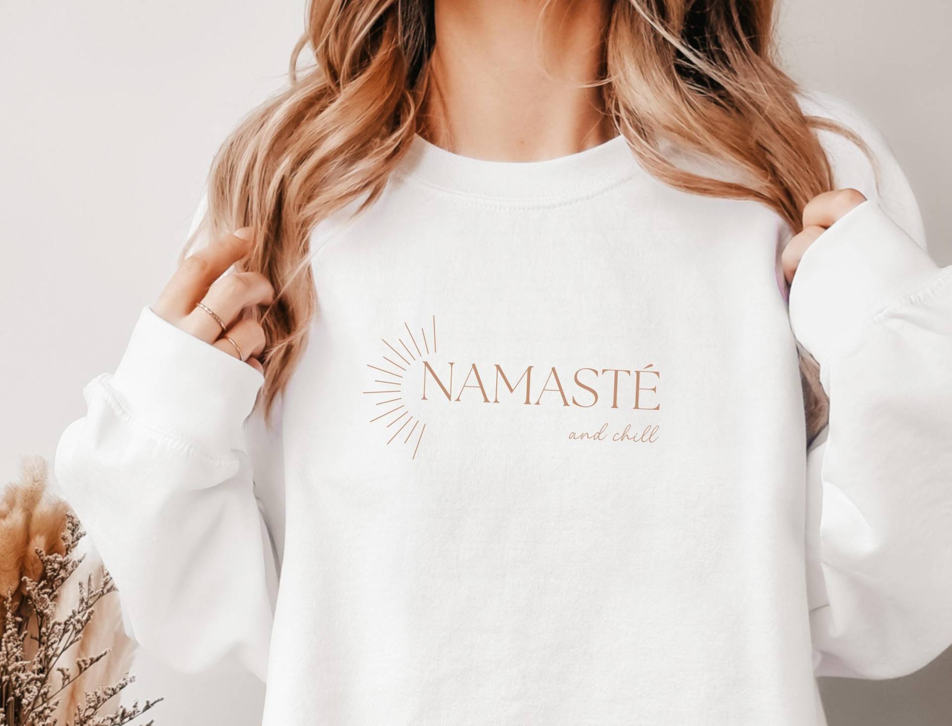 Yoga Pullover Unisex - Cozy Achtsamkeit Sweatshirt | Meditation & Selfcare Geschenkidee Fans Namaste & Chill Look von JellyFishShopDesigns