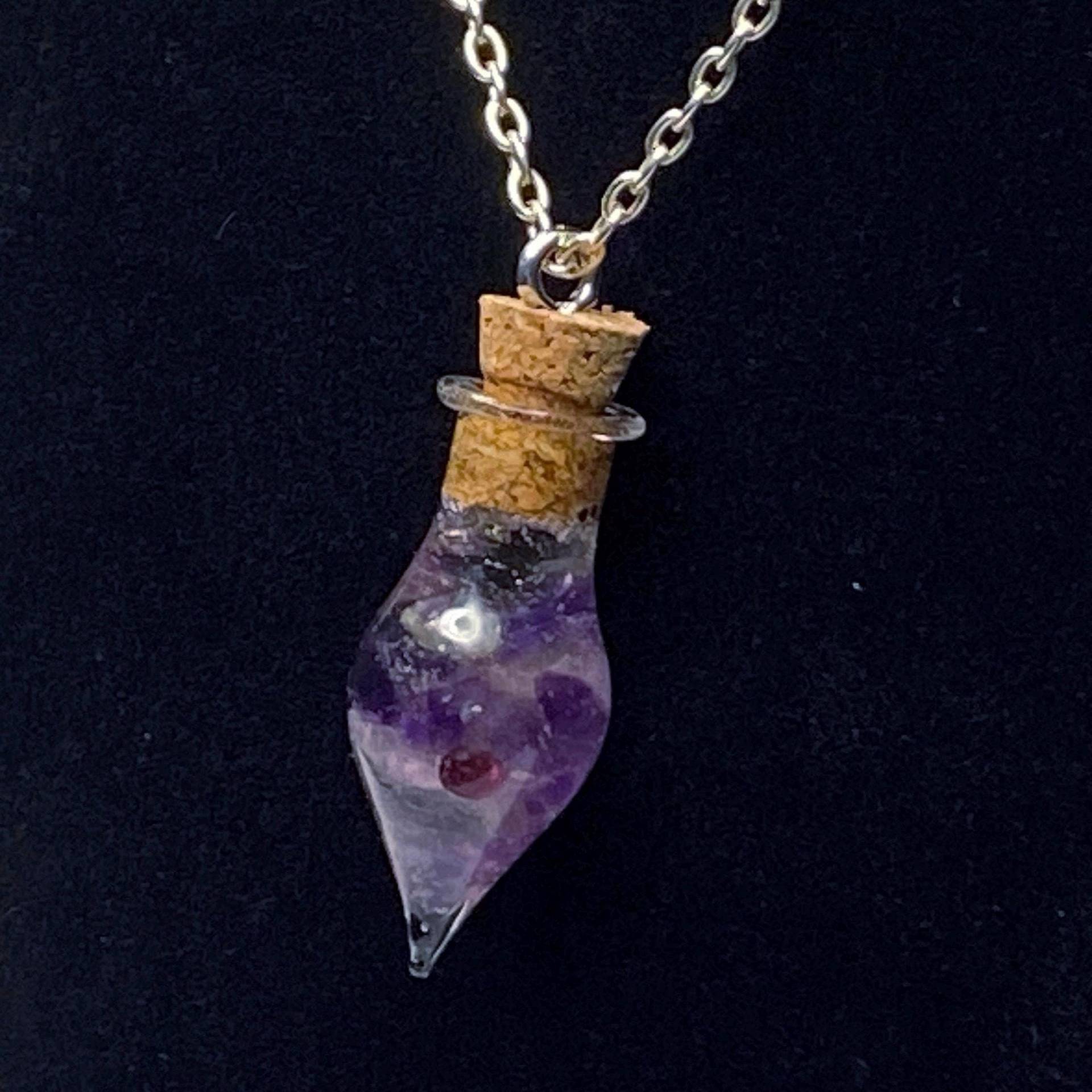 Amethyst Flasche Halskette Amethyst Flasche Halskette von JellysHyperfixation