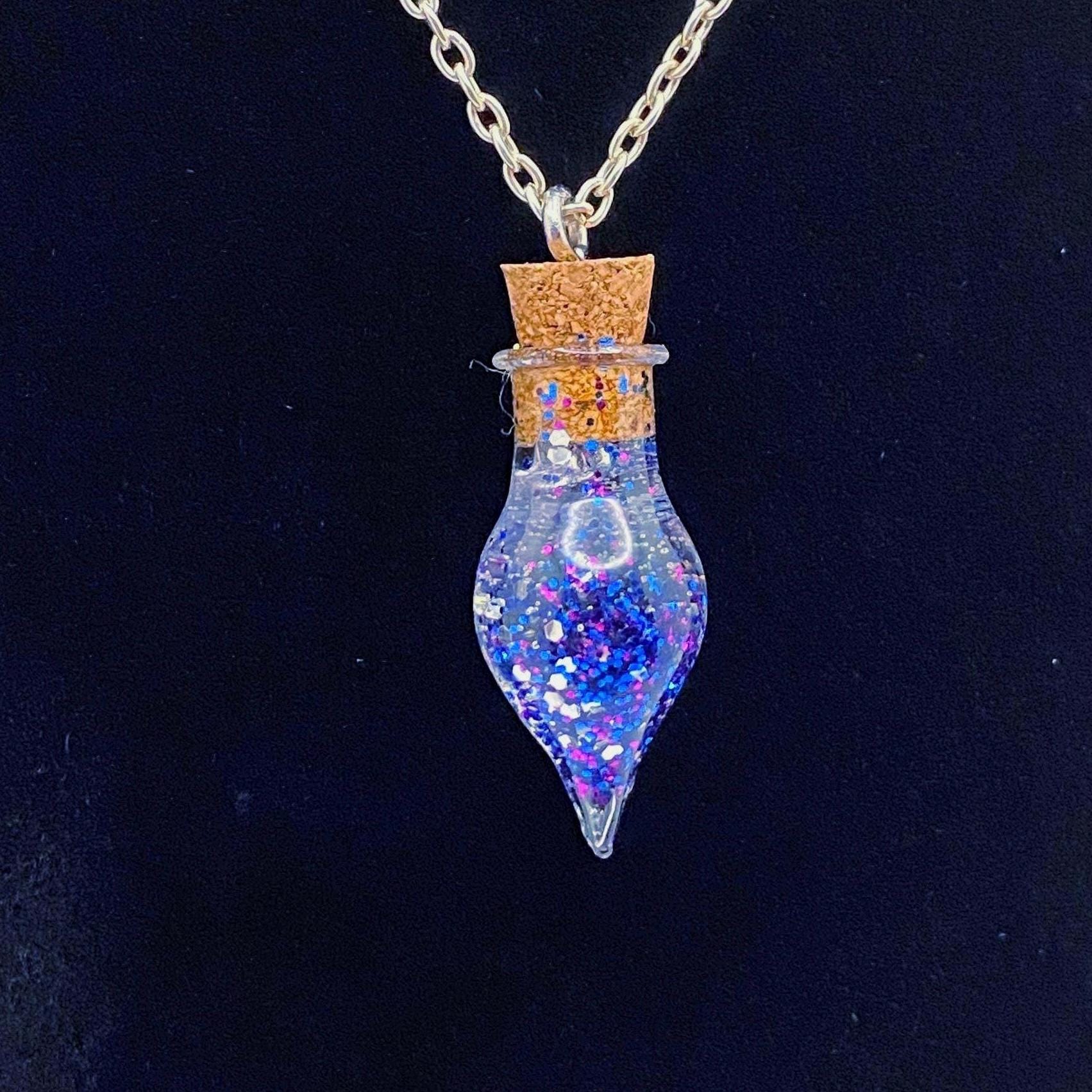 Galaxy Glitter Flaschenhalskette Galaxy Glitter Flaschenhalskette von JellysHyperfixation