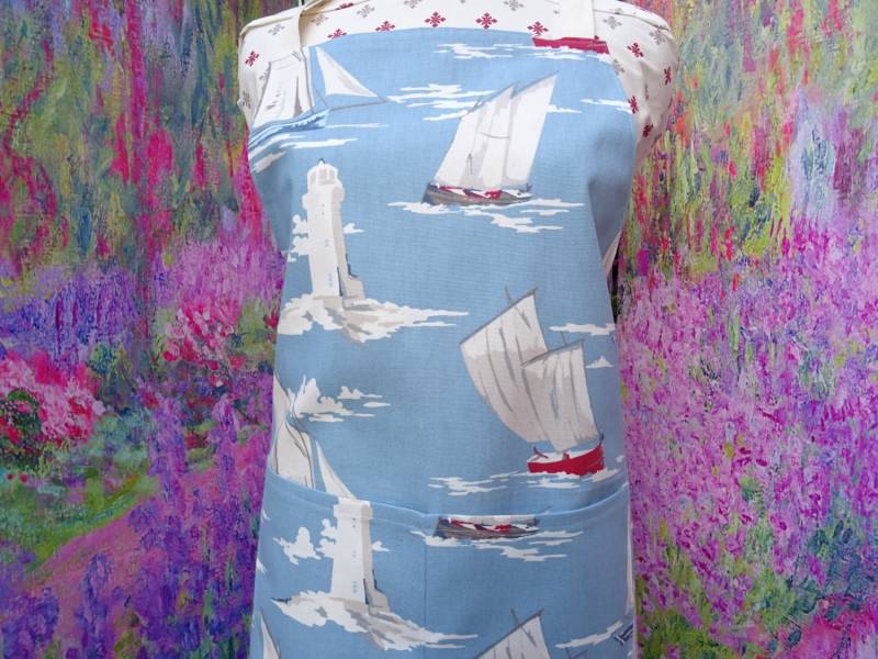 Segelboot Schürze Mit/Ohne Tasche , Mit Oder Ohne Verstellbaren Halsgurt. Handgestickter Name Option Uk von Jelubee