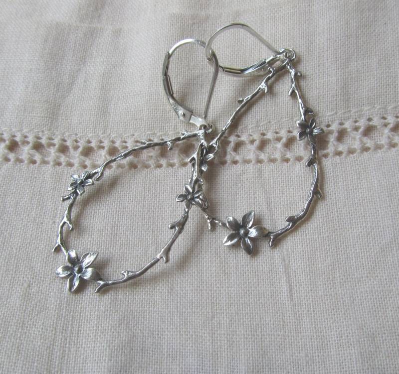 sterling Silber Zweig Hoop Ohrringe Florale Brisuren sterling Silber Zweig Hoop Ohrringe Florale Brisuren von JemsbyJoan
