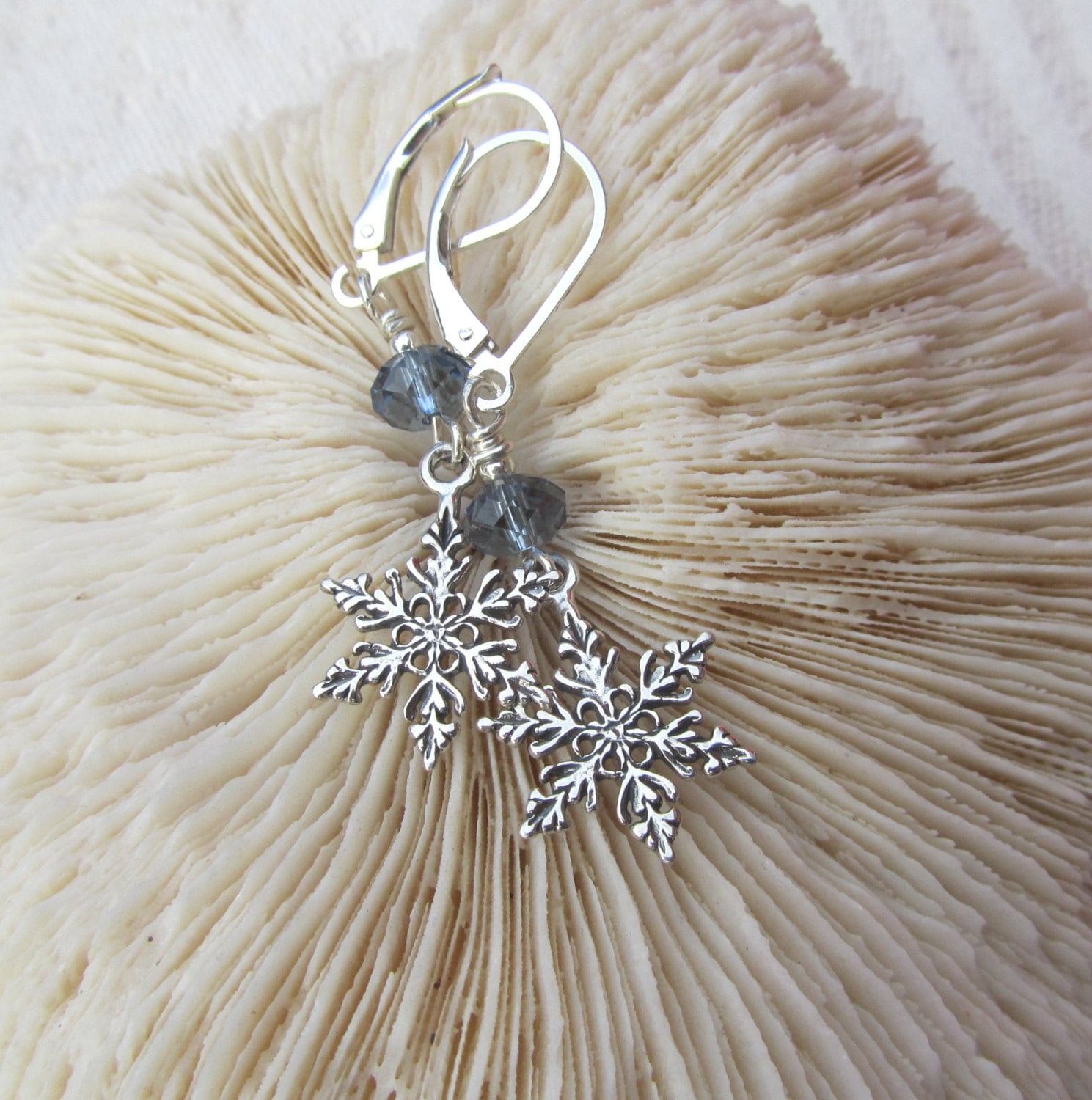 sterlingsilber Schneeflocken Ohrringe Swarovski Denim Blau Kristalle von JemsbyJoan