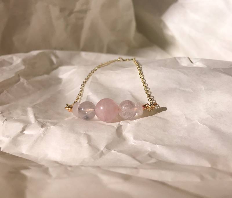 Rose Quarz Bar Armband, Vergoldet Messing Zierliche Kette Schmuck, Facettierten Edelstein Schöne Einfache Minimalismus Kristall Armband Rose Quarz Bar Armband, Vergoldet Messing Zierliche Kette Schmuck, Facettierten Edelstein Schöne Einfache Minimalismus Kristall Armband von JemuziJewelry