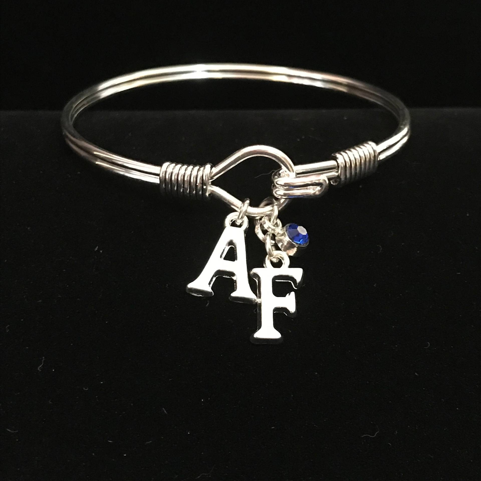 Af "Spirit" Silberfarbenes Armreif Armband." von JenBarbCreations