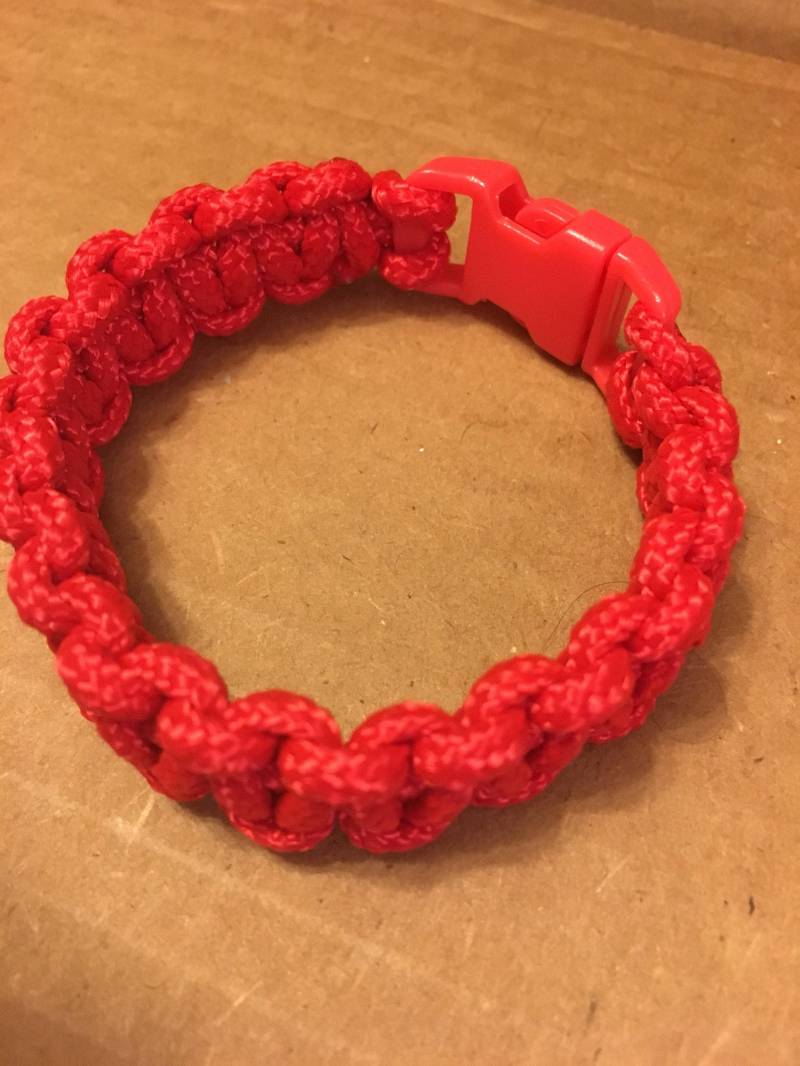 Rote Paracord Armband von JenLucilleStudio