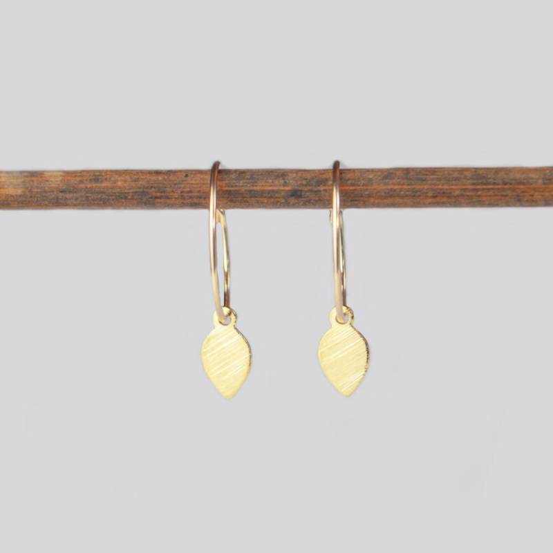 15 Mm Creolen Blatt Ohrringe Gold Filled 14K Kreolen Mit Gebürsteten Anhänger Boho Schmuck Alltagsschmuck Muttertag Geschenk Weihnachten von JenOezer