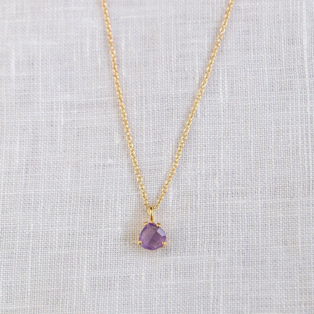 Amethyst Dreieck 925 Silber Kette Echter Winziger Edelstein Geburtsstein Februar Mit Anhänger Braut Valentinstag Muttertag Amethyst Dreieck 925 Silber Kette Echter Winziger Edelstein Geburtsstein Februar Mit Anhänger Braut Valentinstag Muttertag von JenOezer