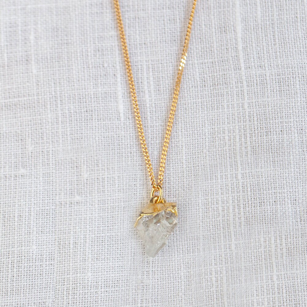 Nachhaltige 925 Silber Kette Mit Rohen Bergkristall Anhänger, Halskette Echtem Edelstein, Braut Schmuck, Geburtsstein April Nachhaltige 925 Silber Kette Mit Rohen Bergkristall Anhänger, Halskette Echtem Edelstein, Braut Schmuck, Geburtsstein April von JenOezer