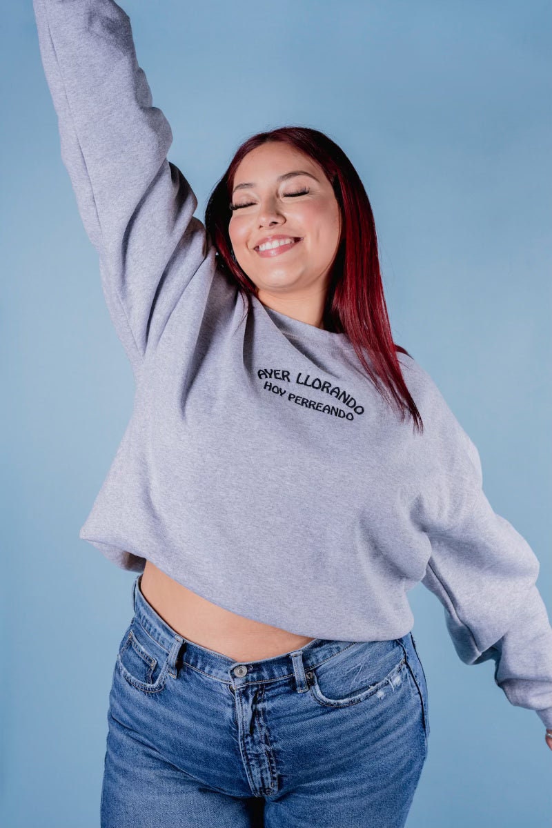 Perreando Sweatshirt - Unisex Passform Bestickt Geschenk Für Sie Latein von JenZeanoDesigns