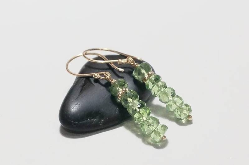 Peridot Ohrringe Sterling Silber, August Geburtsstein von Jenalynscreations