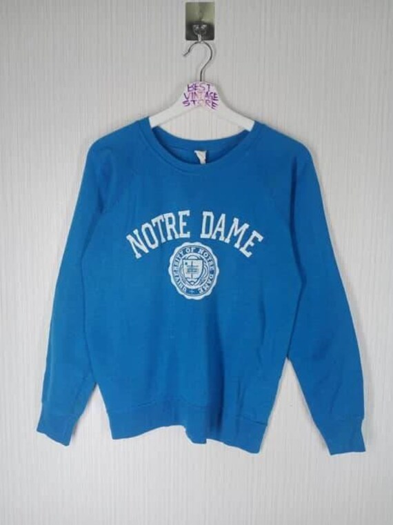 Selten Vintage 80Er Jahre Notre Dame Universität Big Logo Sweatshirt Größe Wie M von Jengvintagestore