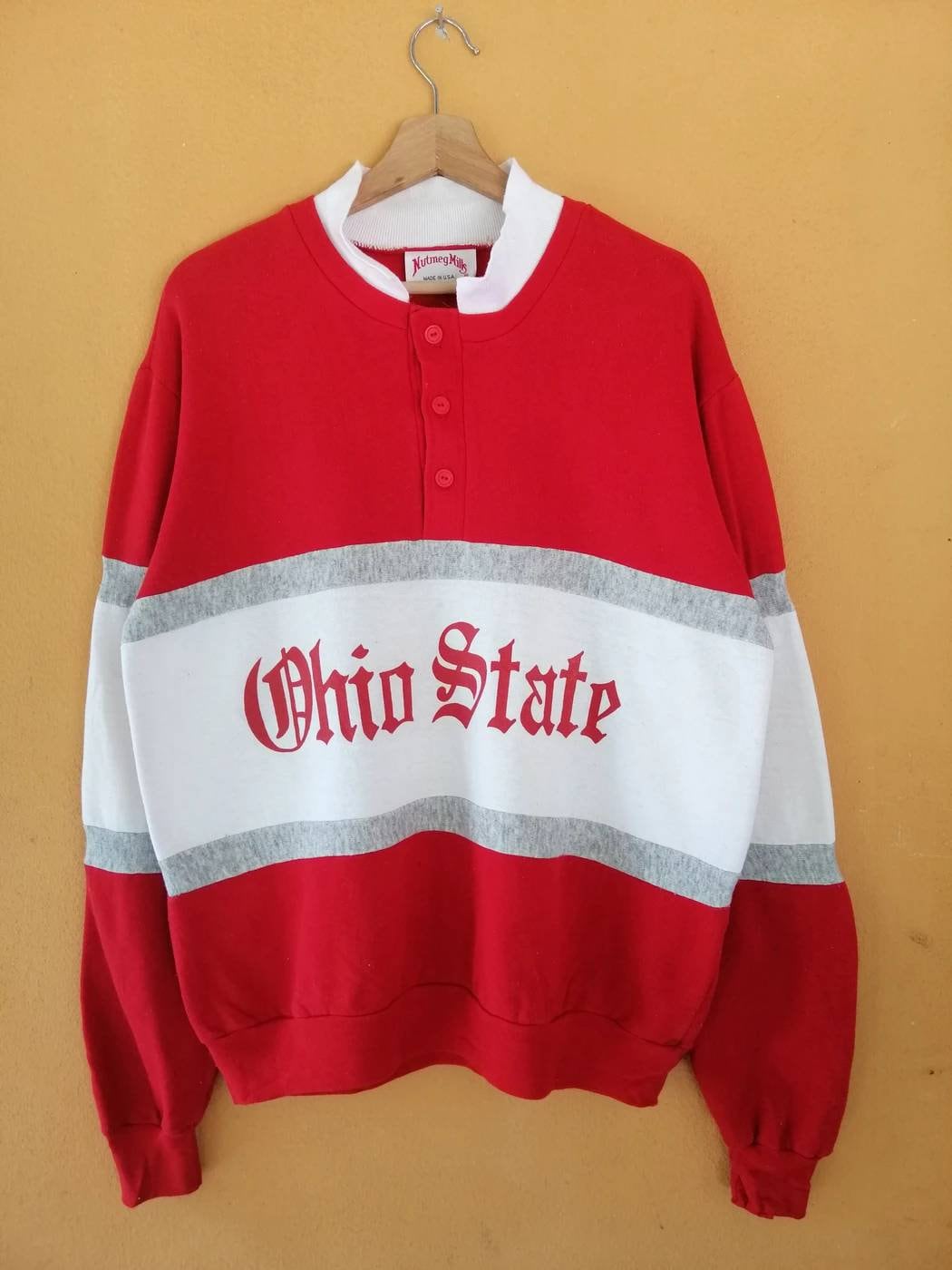 Selten Vintage 90Er Jahre Accessoire Shirt Für Männer Und Frauen von Jengvintagestore