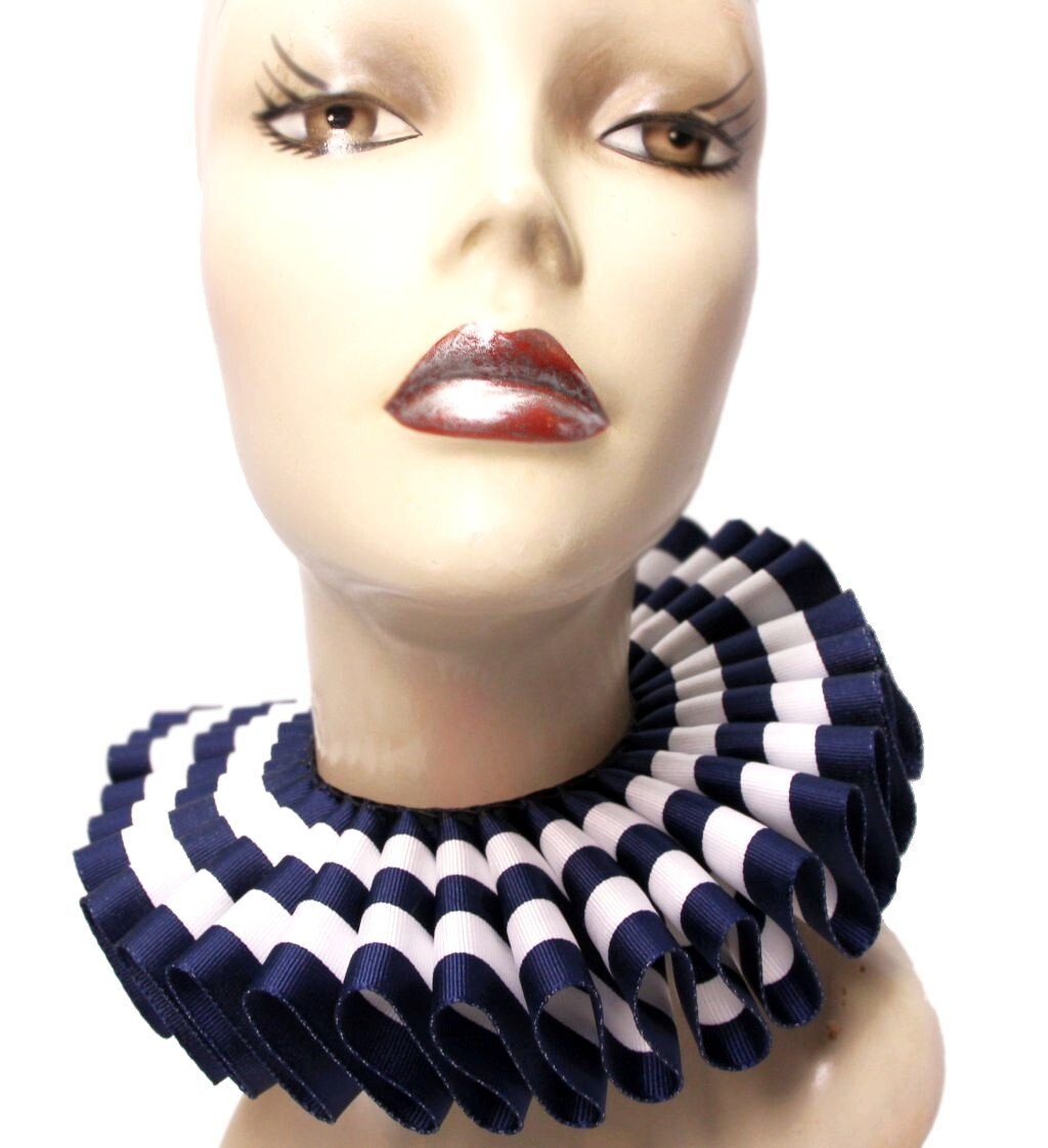 Rüschenkragen Navy Blue Stripes Neck Ruff Victorian Steampunk Queen Gestreift von JenkittysCloset