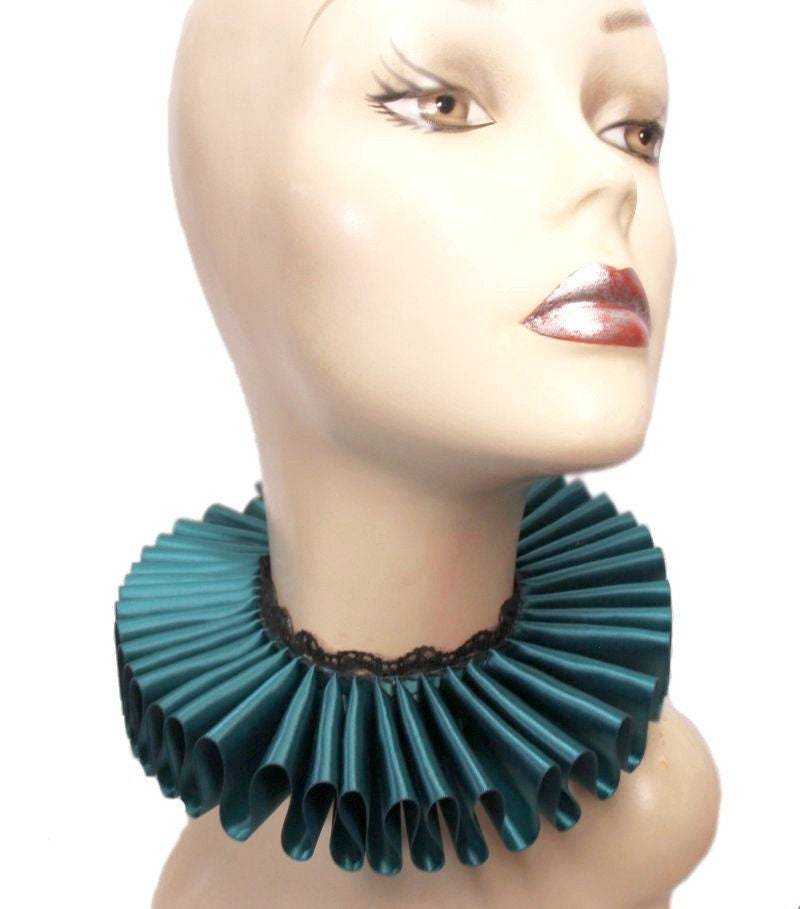 Rüschenkragen Teal Satin Spitze Blau Elizabethan Halskrause Victorian Steampunk Tudor Rüschenkragen Teal Satin Spitze Blau Elizabethan Halskrause Victorian Steampunk Tudor von JenkittysCloset