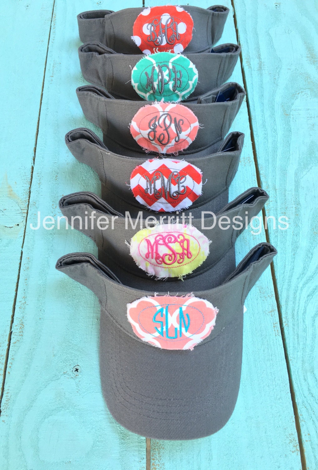 Gesticktes Monogramm-Visier, Personalisiertes Sonnenvisier, Tennis-Visier, Pickleball-Visier, Geschenk Für Sie Gesticktes Monogramm-Visier, Personalisiertes Sonnenvisier, Tennis-Visier, Pickleball-Visier, Geschenk Für Sie von JennMerrittDesigns