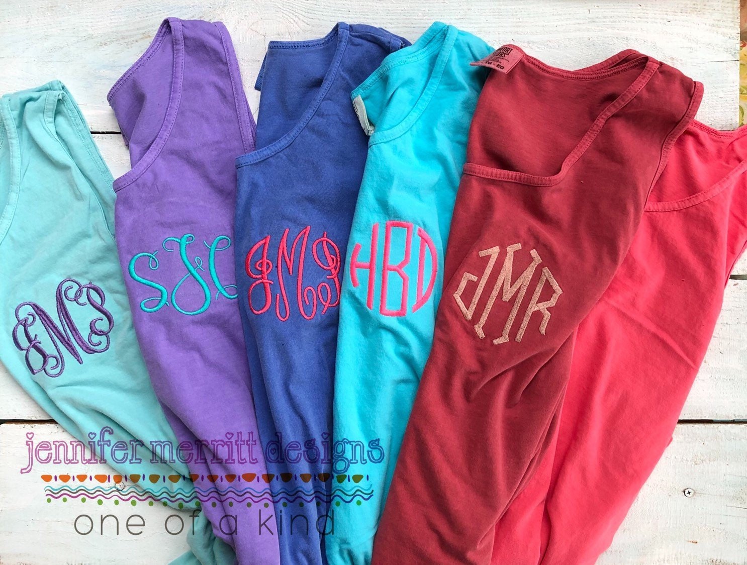 Komfort Farben Monogramm Tank Top, Fitness Shirt, Badeanzug Abdeckung Up, Workout Tank, Strand Brautjungfer Geschenk Komfort Farben Monogramm Tank Top, Fitness Shirt, Badeanzug Abdeckung Up, Workout Tank, Strand Brautjungfer Geschenk von JennMerrittDesigns