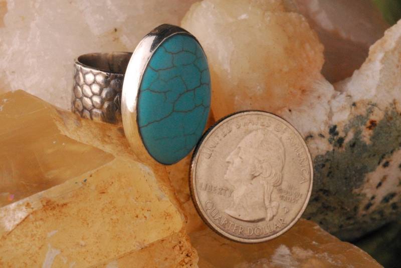 sterling Silber, Gefärbter Howelit Ring von JenniferJacobsDesign