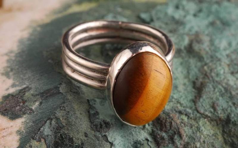 sterling Silber Dreigebänderter Tigerauge Ring - Größe 5 von JenniferJacobsDesign