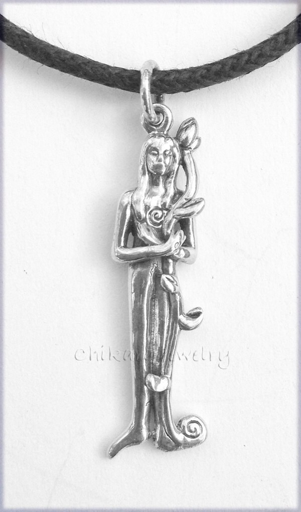 Beauty Charm An Verstellbarer Schwarzer Geknoteter Kordel, Chikara Sterling Silber Affirmational Schmuck Beauty Charm An Verstellbarer Schwarzer Geknoteter Kordel, Chikara Sterling Silber Affirmational Schmuck von JenniferKuninStudio