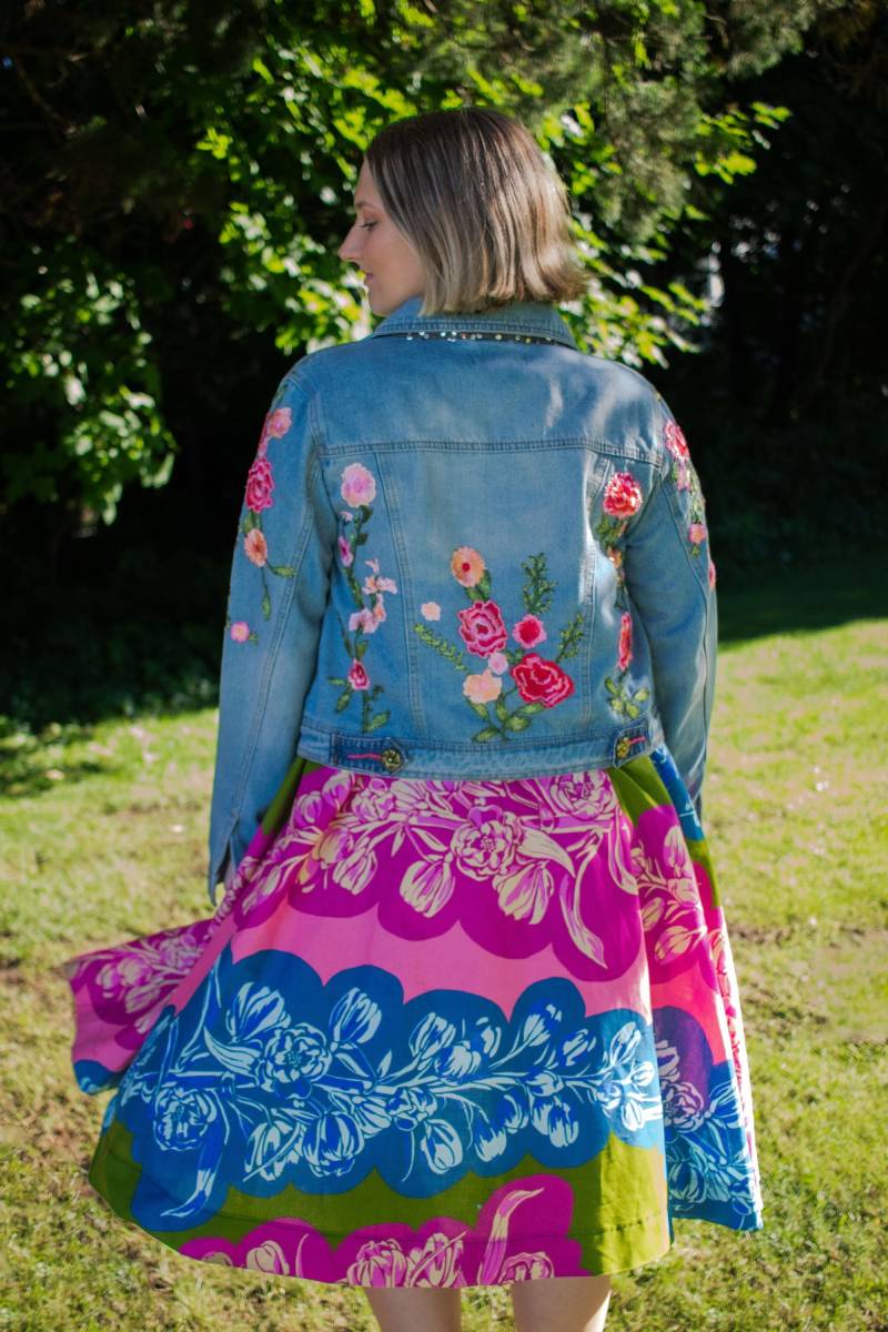 Bestickte Jeansjacke | Pailletten Bestickte Jeansjacke | Pailletten von JenniferLeeStudioJLS