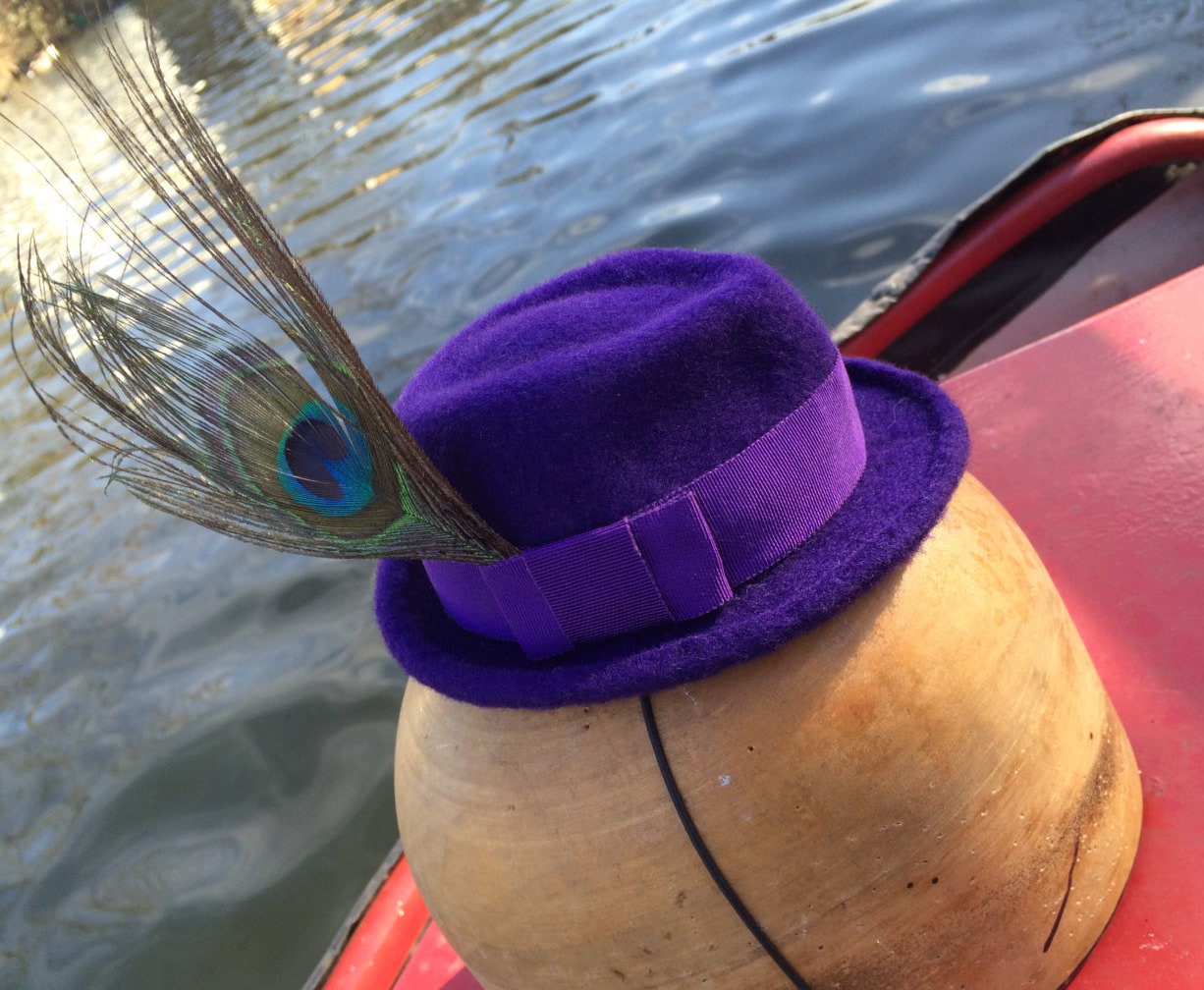 Mini Trilby Fascinator - Handgefertigt Wahl Der Farbe Und Federn von JenniferRMillinery