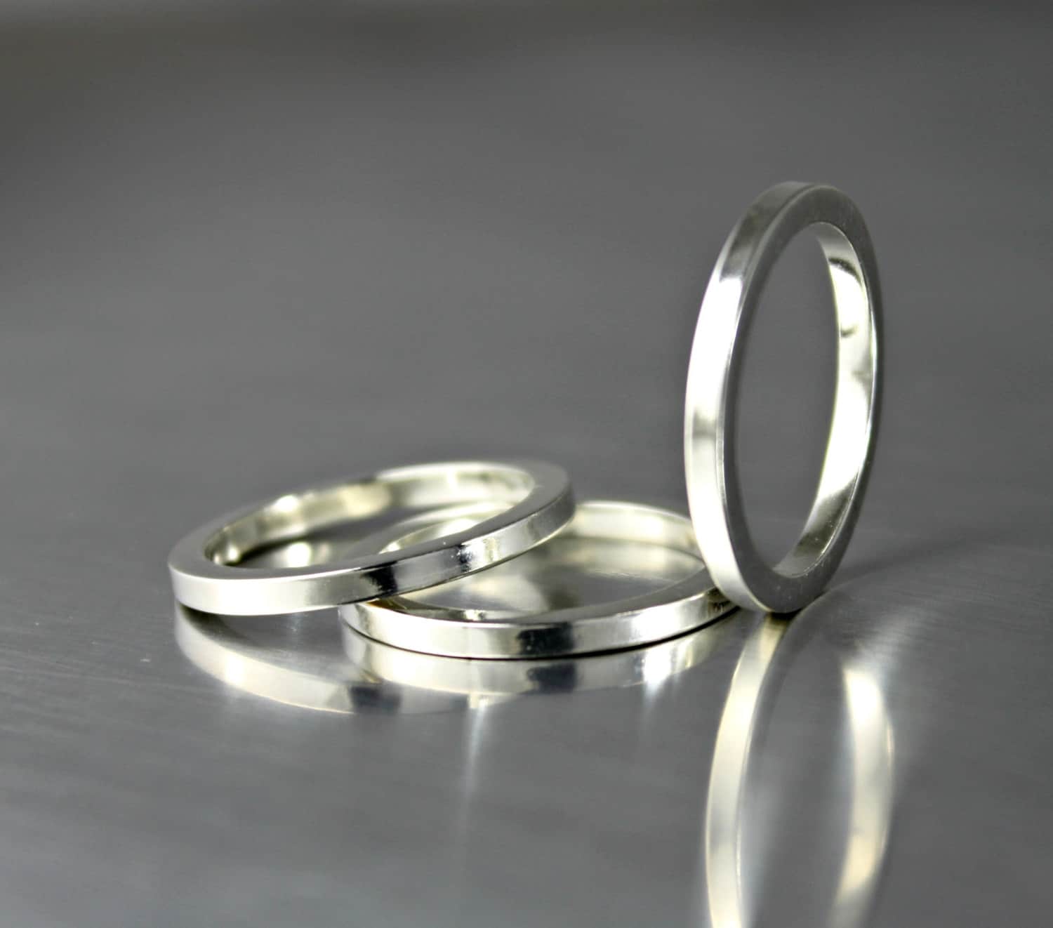Schlichter Silberring, Drahtring, Midi Ring, Brautjungfer Geschenk Made in Canada Schlichter Silberring, Drahtring, Midi Ring, Brautjungfer Geschenk Made in Canada von JenniferWoodJewelry