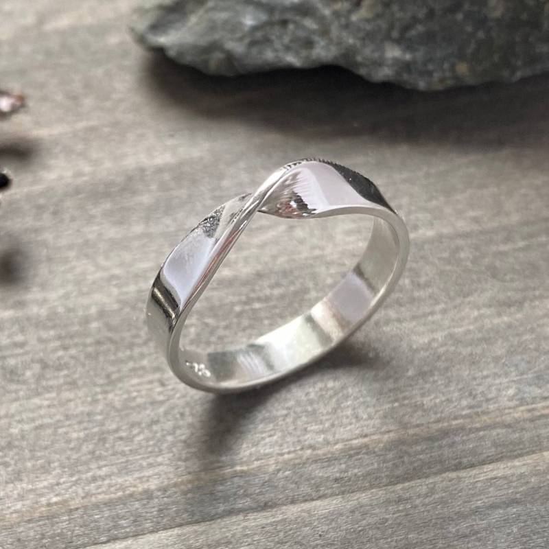 Silber Möbiusring, Drehring, Verlobungsring, Versprechensring Made in Canada Silber Möbiusring, Drehring, Verlobungsring, Versprechensring Made in Canada von JenniferWoodJewelry
