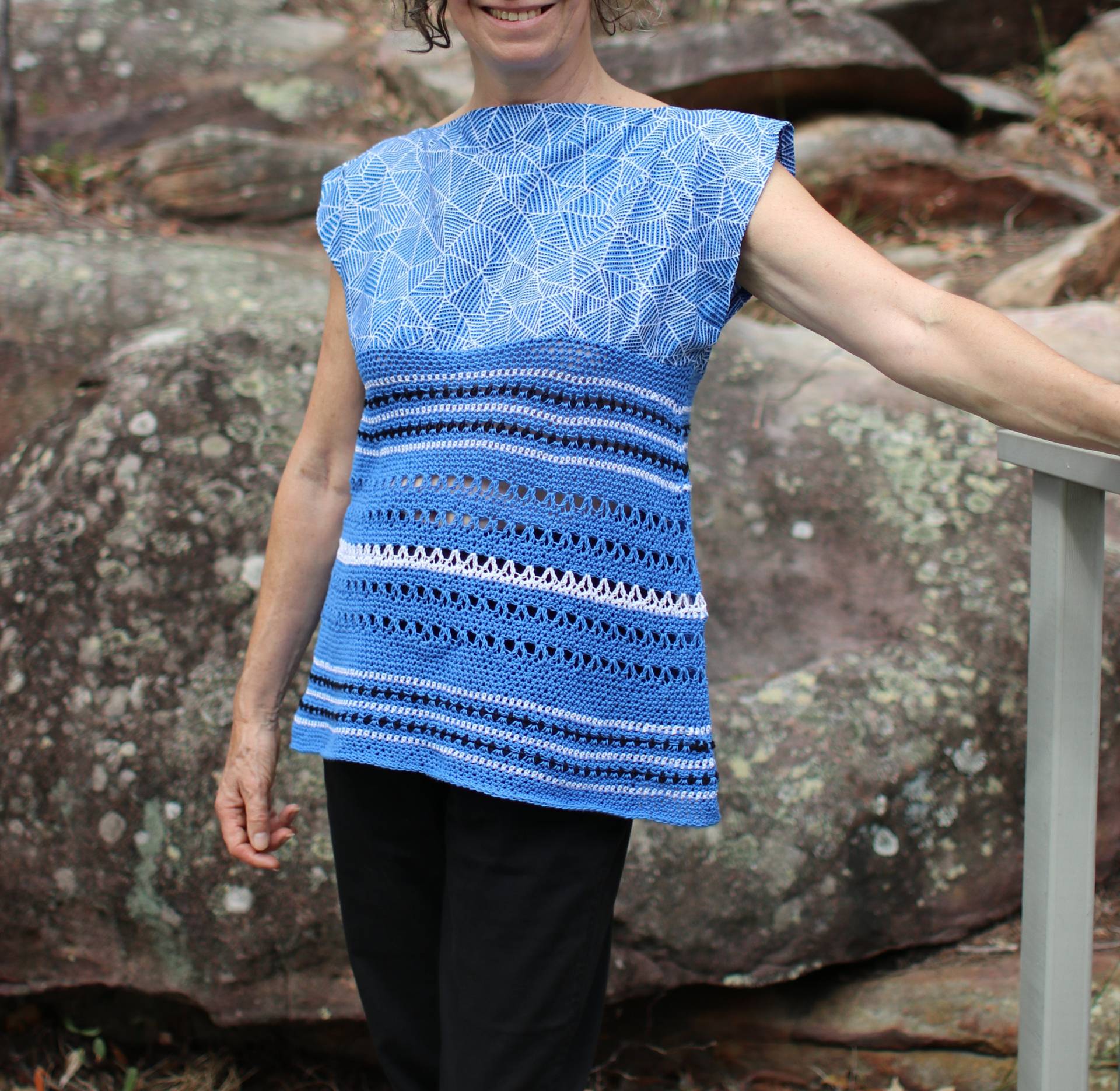 stoff Und Häkeltop - Blau Weiß Top Baumwoll Sommer Ärmelloses Aboriginal Print Jennifree Designs stoff Und Häkeltop - Blau Weiß Top Baumwoll Sommer Ärmelloses Aboriginal Print Jennifree Designs von JennifreeDesigns