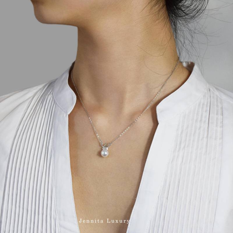 Feine Silberkette 925 Mit Kettenanhänger Perle Und Zirkonia Stein, Zarte Dünne Halskette Runder Süßwasser Perle, Brautschmuck Perlen Kette von JennitaLuxury