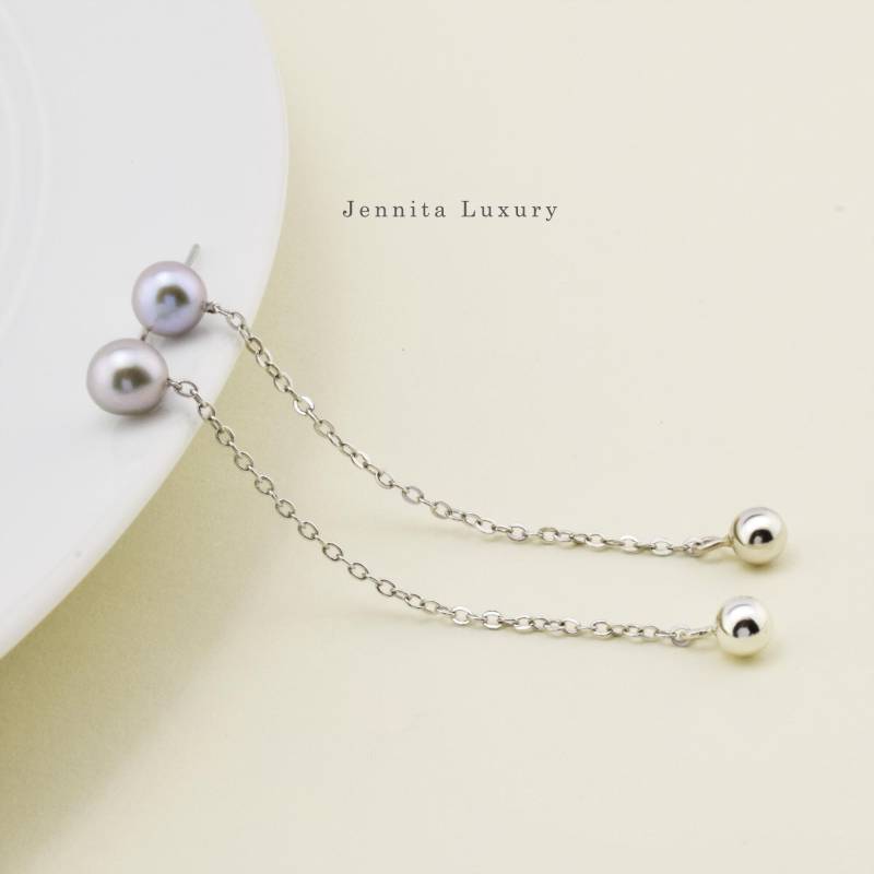 Kettenohrringe Silber Lang Mit Grauen Perlen, Graue Süßwasser Perlenohrringe Stecker Glänzenden Kügelchen, Damen Perlenschmuck Echt von JennitaLuxury