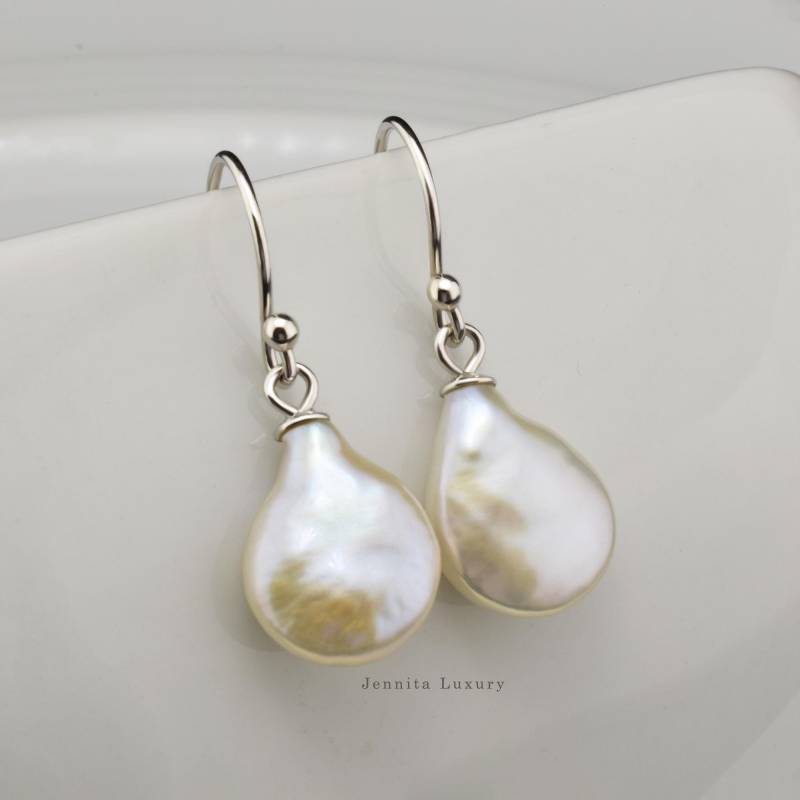 Hängeohrringe Silber 925 Mit Tropfen Barock Perlen, Weiße Süßwasser Perlen Silberohrringe Hänger, Braut Perlenschmuck Echt, Hochzeitsschmuck von JennitaLuxury