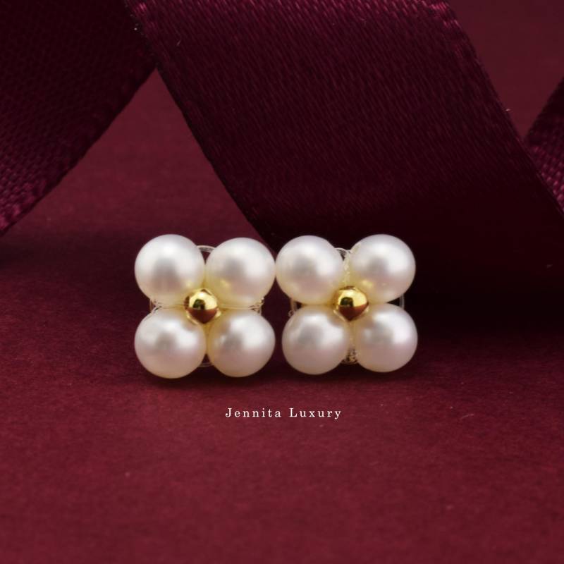 Kleine Perlenohrstecker Silber925 Vergoldet, Echte Zarte Weiße 4 Süßwasserperlen Ohrringe Stecker, Braut Hochzeit Ohrringe, Damen Perlenschmuck von JennitaLuxury