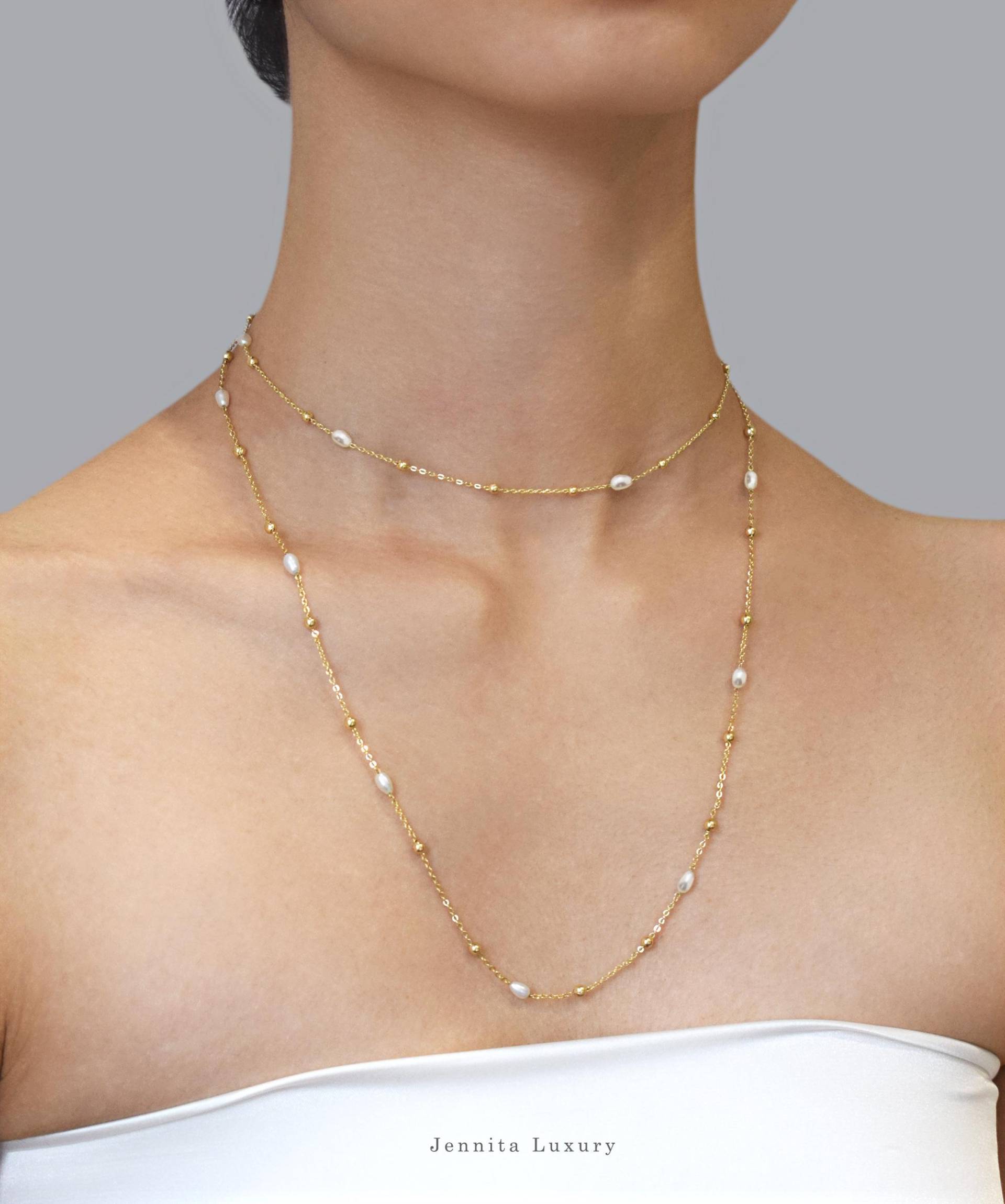 Lange Dünne Halskette Mit Mini Süßwasser Perlen, Zweireihige Y - Perlen Kette, Mehrreihige Goldene Kette Kleinen Reisperlen, Braut Schmuck von JennitaLuxury