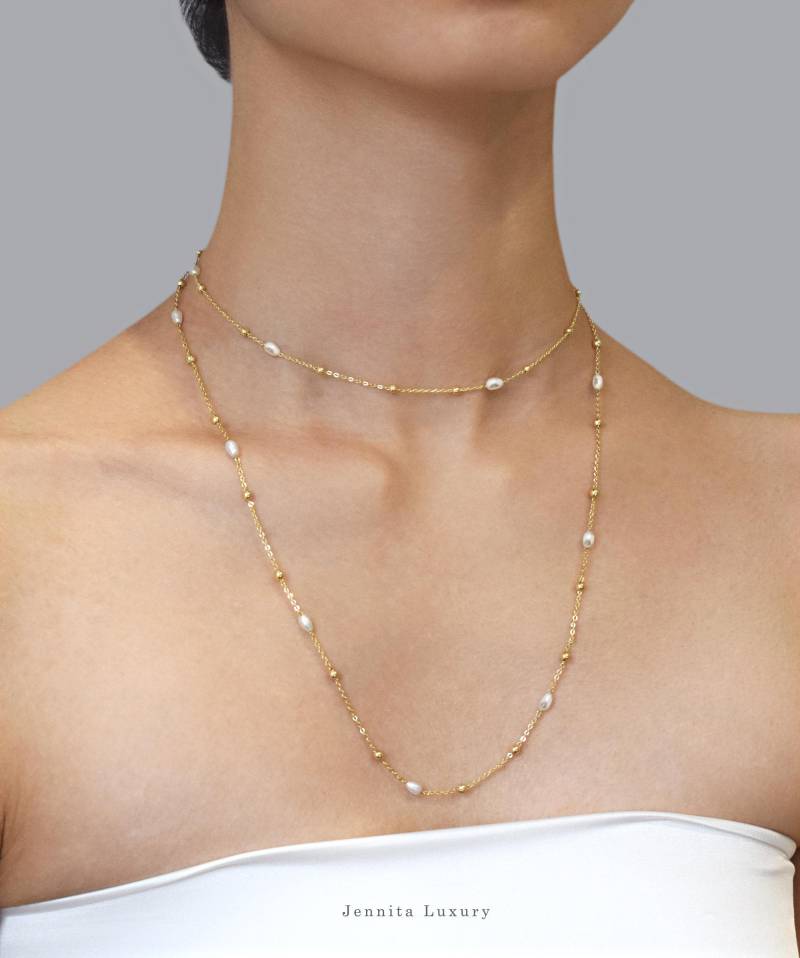 Lange Dünne Halskette Mit Mini Süßwasser Perlen, Zweireihige Y - Perlen Kette, Mehrreihige Goldene Kette Kleinen Reisperlen, Braut Schmuck von JennitaLuxury