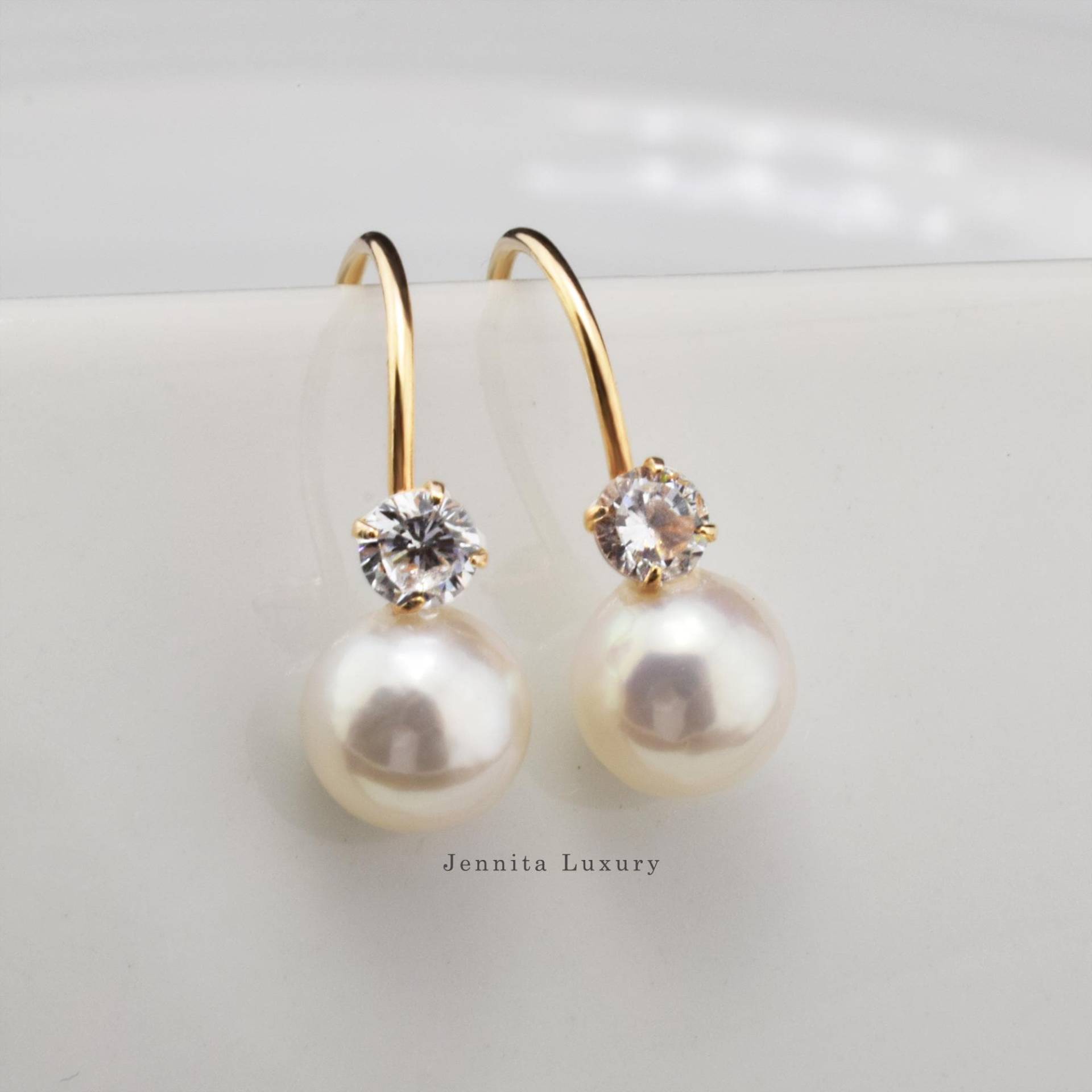 Roségold Ohrringe Hängend Mit Kleinen Edison Perlen, Rosévergoldete Hängeohrringe Weißen Runden Süßwasser Perlen, Hochzeit Brautschmuck von JennitaLuxury