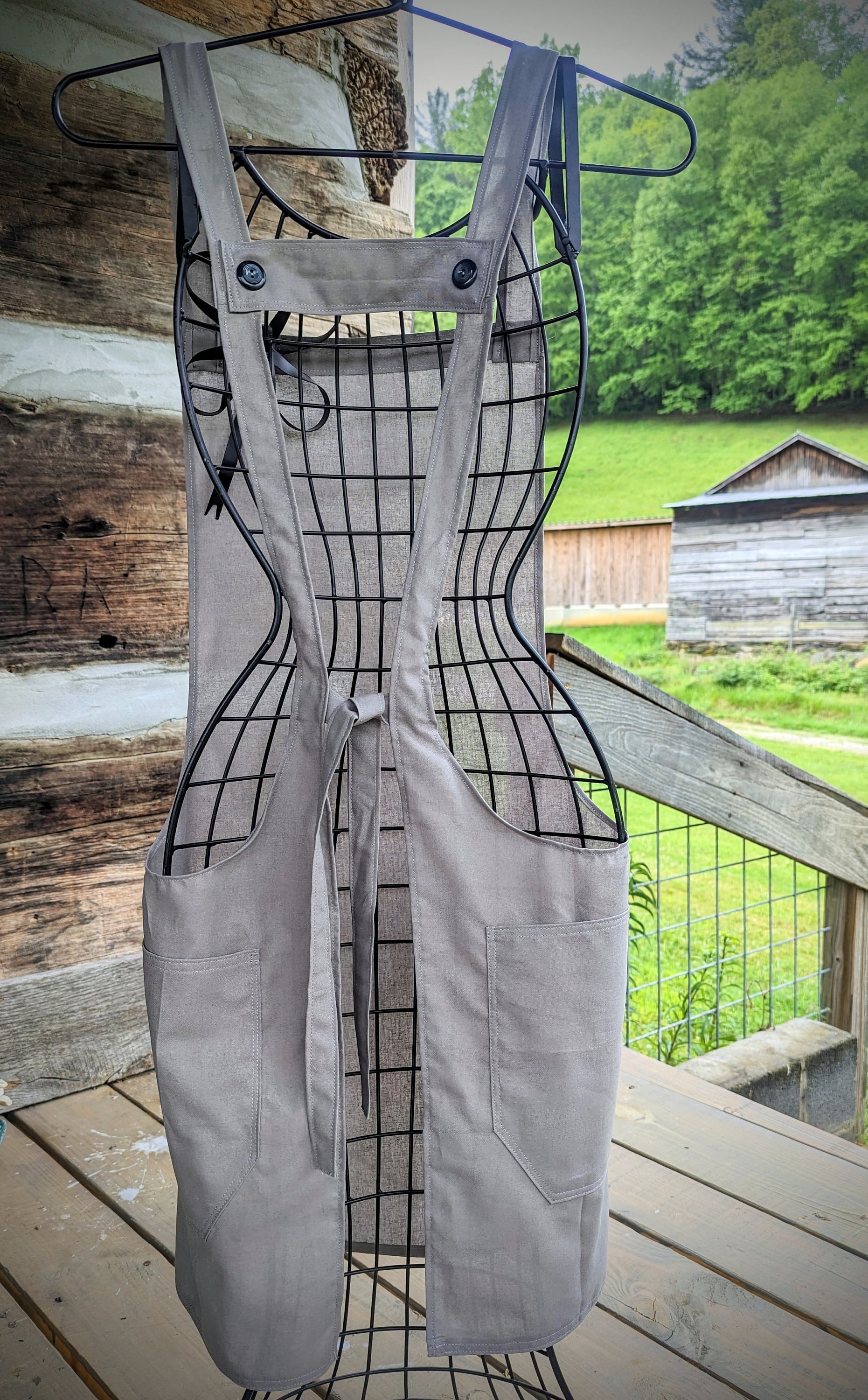Outlander Inspirierte Schürze von JennyBurtCreatives