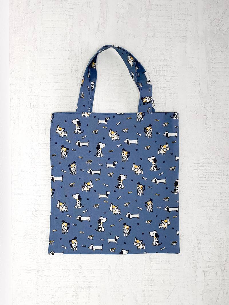 Bezaubernde Handgemachte Hunde Stoff Einkaufstasche | Hundeliebhaber Geschenk Alleskönnertasche Blau Stofftasche Schulbuchtasche Einzigartiges von JennyFamtasticSews