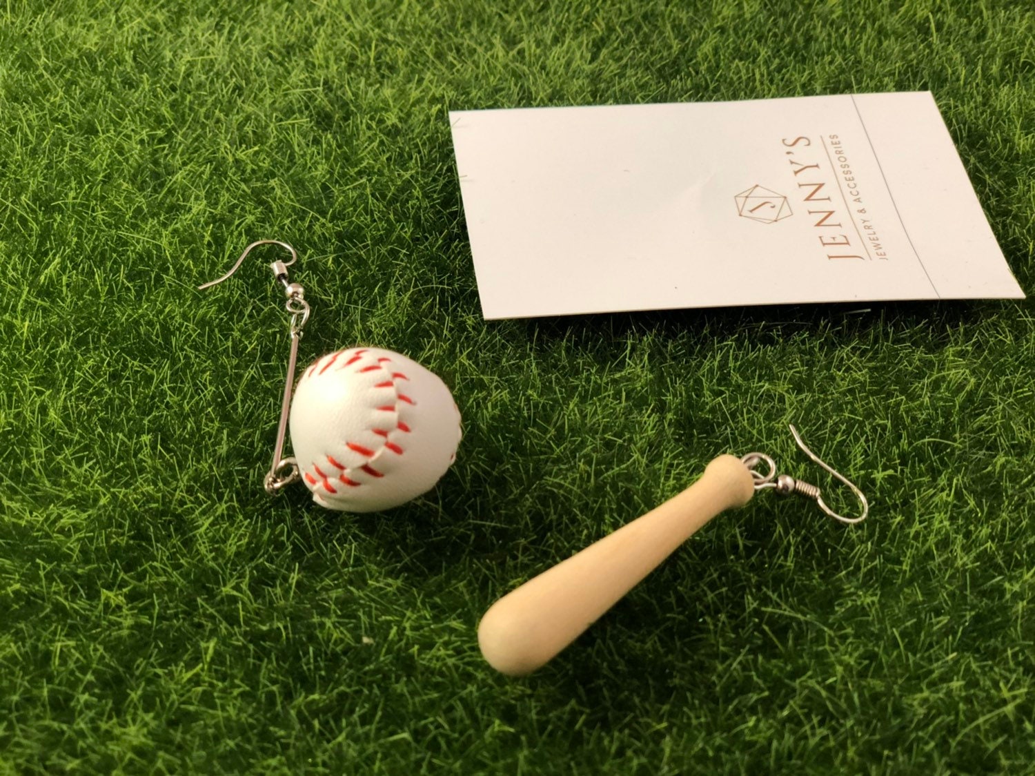 Kleine Baseball-Set-Mix Und Match-Ohrringe Mit Echten & Leichte Mini-Figuren - Sport-Ohrringe Kleine Baseball-Set-Mix Und Match-Ohrringe Mit Echten & Leichte Mini-Figuren - Sport-Ohrringe von Jennycorner