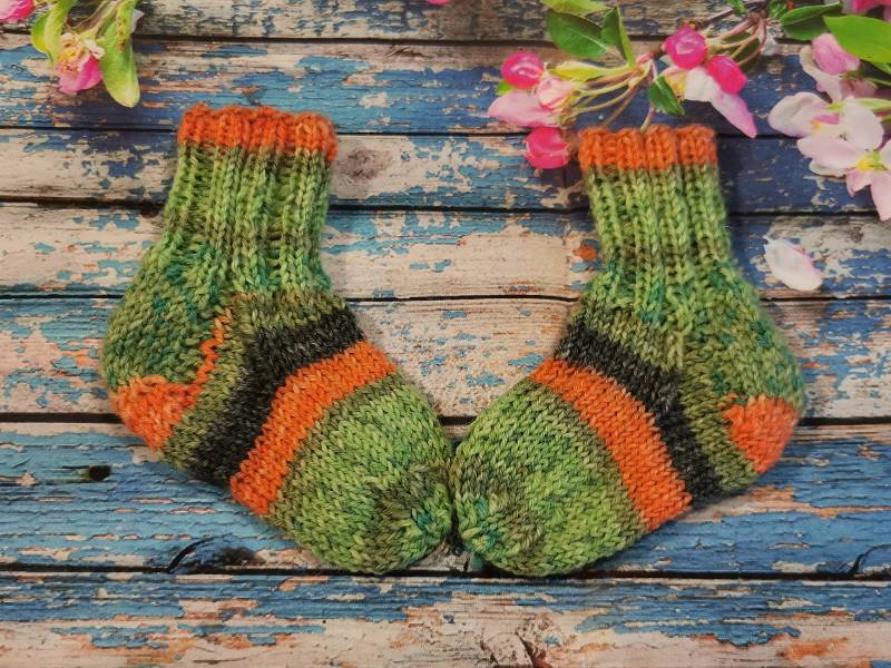 Babysocken Gr50/56 Söckchen Wollsocken Handgestrickt Babysocken Gr50/56 Söckchen Wollsocken Handgestrickt von JennysWollkistchen