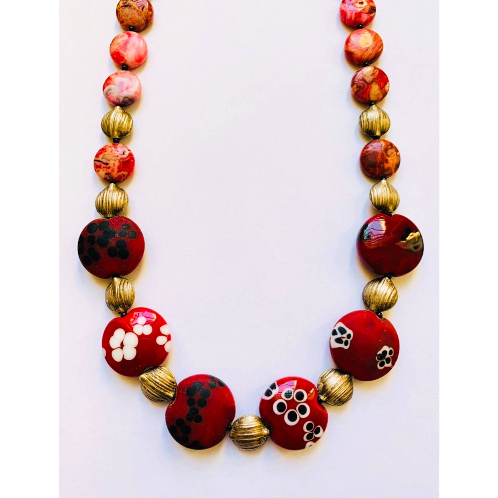 Eine Wunderschöne Rote Und Goldene Lampwork Glas Halskette Eine Wunderschöne Rote Und Goldene Lampwork Glas Halskette von JennysbeadArt